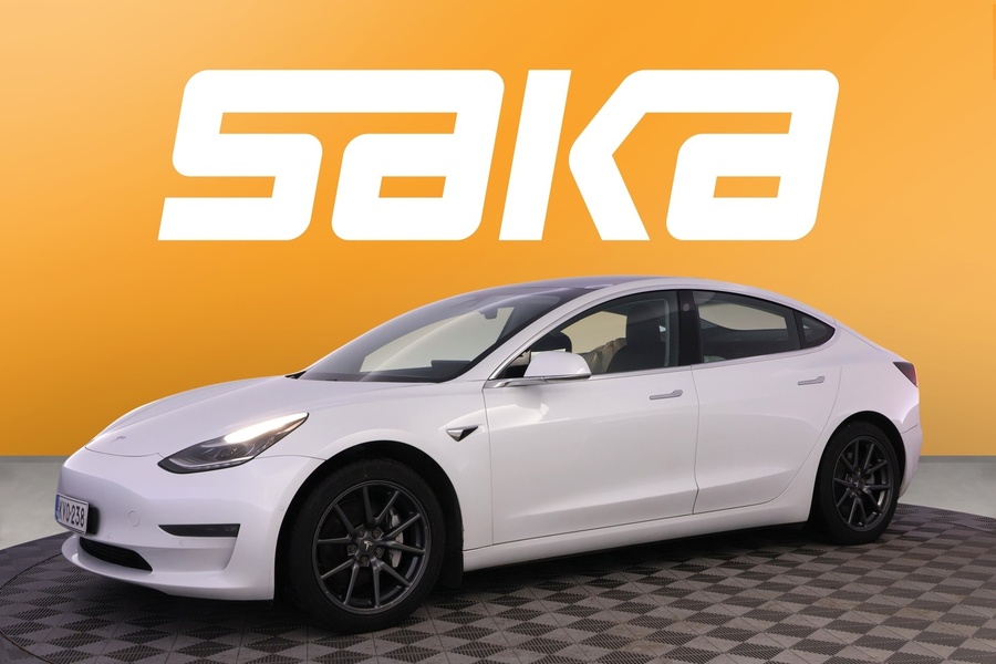 Tesla Model 3 vaihtoauto