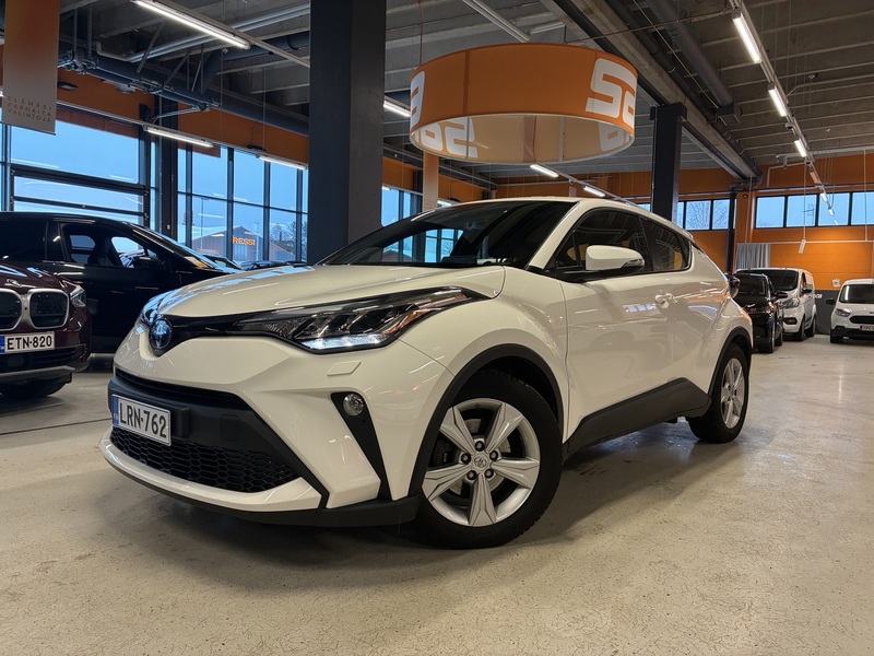 Toyota C-HR vaihtoauto