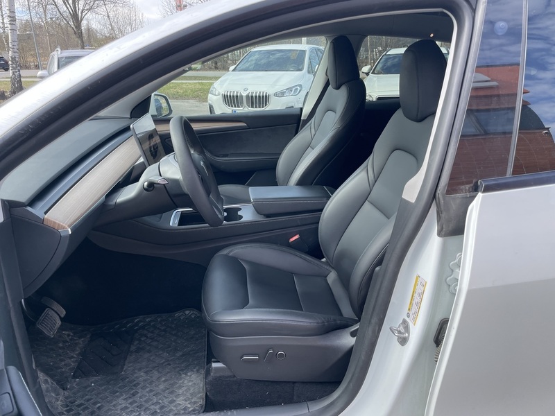 Tesla Model Y vaihtoauto