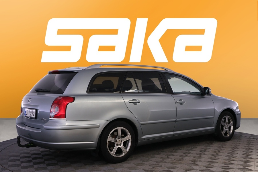 Toyota Avensis vaihtoauto