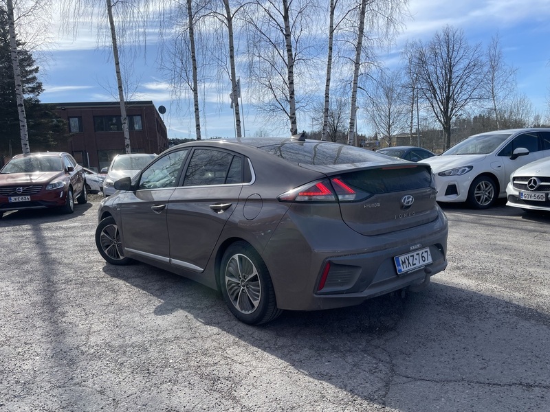 Hyundai IONIQ plug-in vaihtoauto