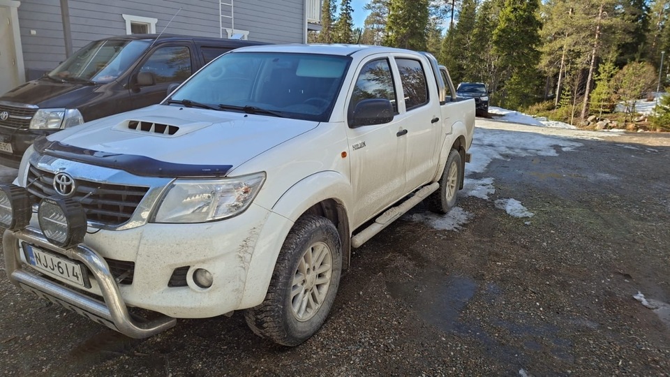 Toyota Hilux vaihtoauto