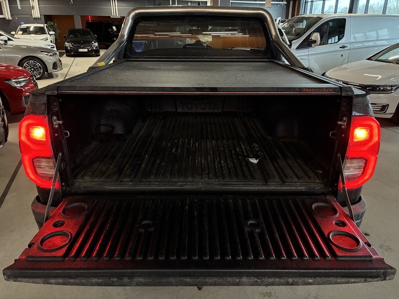 Toyota Hilux vaihtoauto