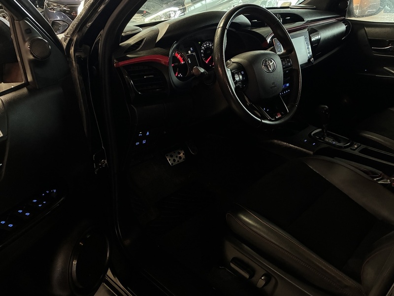 Toyota Hilux vaihtoauto