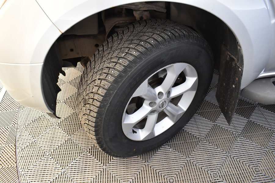 Nissan Pathfinder vaihtoauto