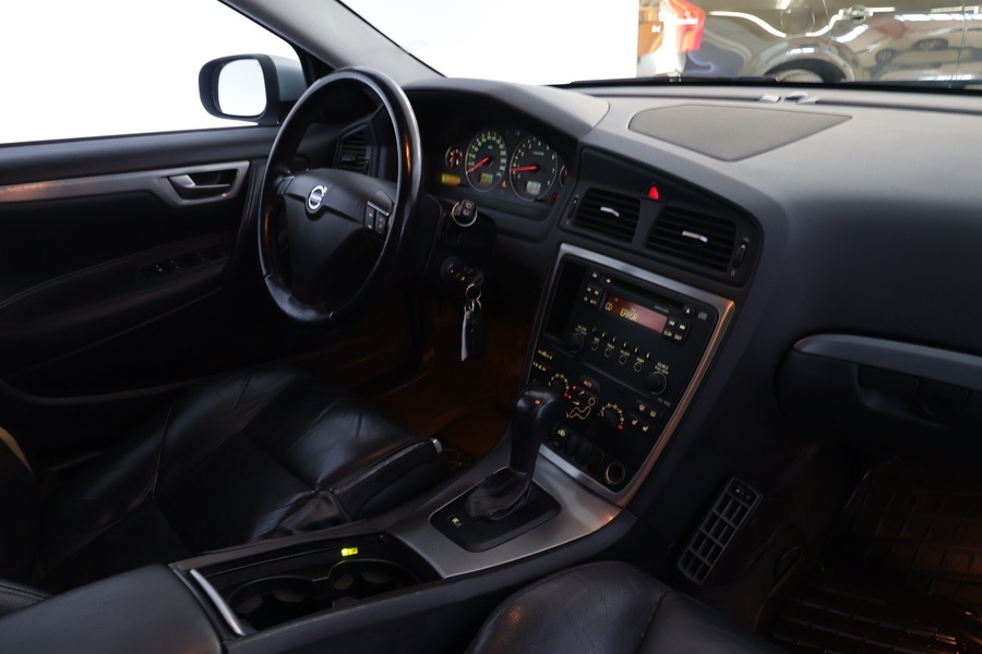 Volvo V70 vaihtoauto