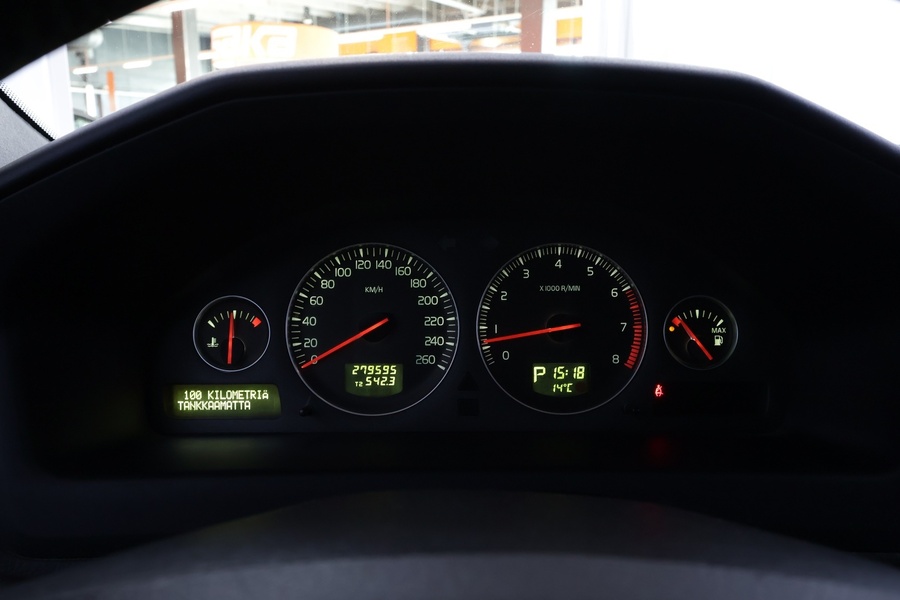 Volvo V70 vaihtoauto