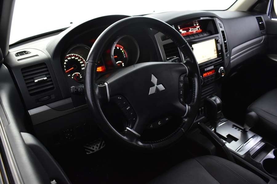 Mitsubishi Pajero vaihtoauto