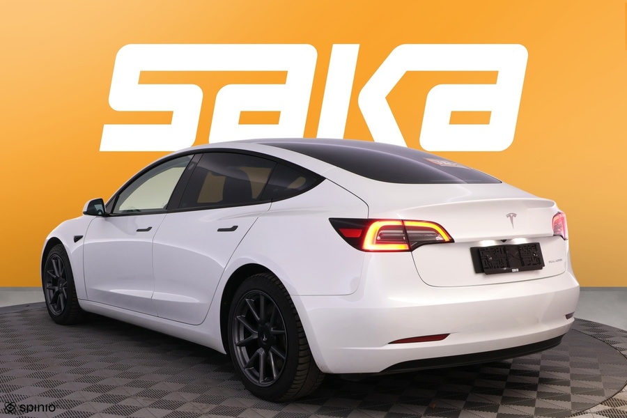 Tesla Model 3 vaihtoauto