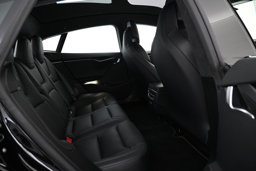 Tesla Model S vaihtoauto