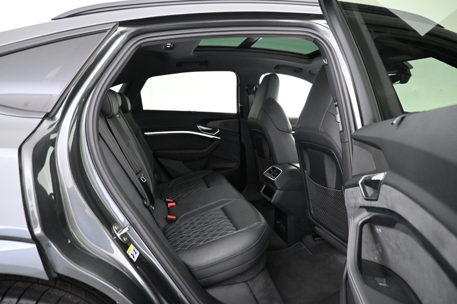 Audi Q8 e-tron vaihtoauto