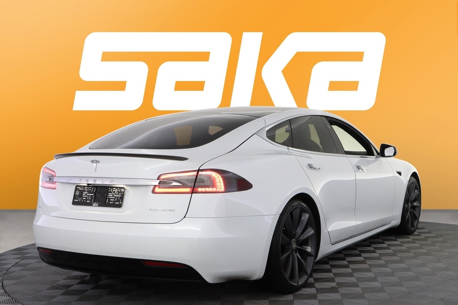 Tesla Model S vaihtoauto