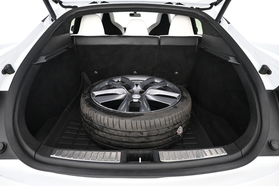 Tesla Model S vaihtoauto