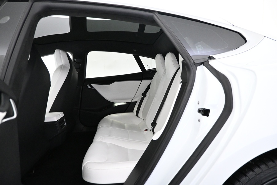 Tesla Model S vaihtoauto