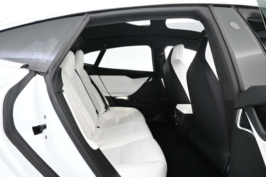 Tesla Model S vaihtoauto