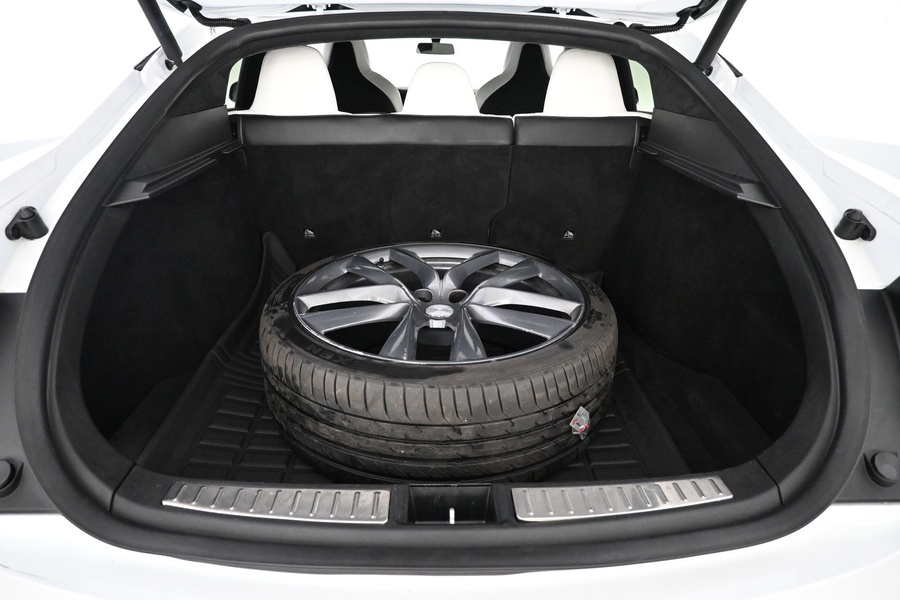 Tesla Model S vaihtoauto