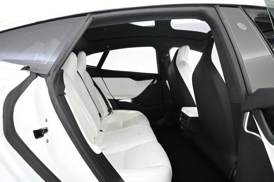 Tesla Model S vaihtoauto