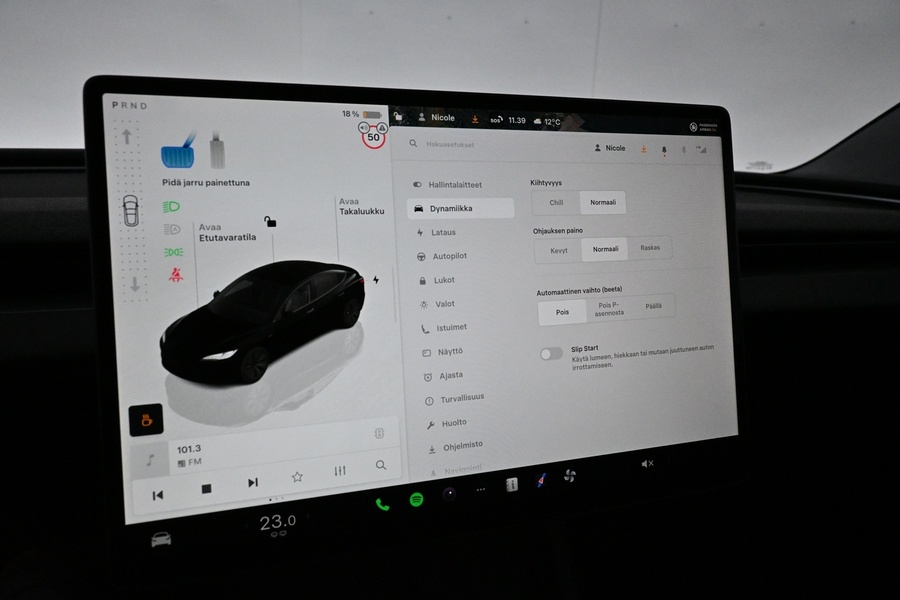 Tesla Model 3 vaihtoauto