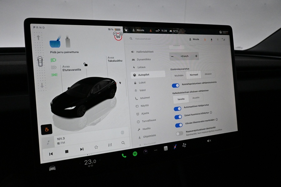 Tesla Model 3 vaihtoauto