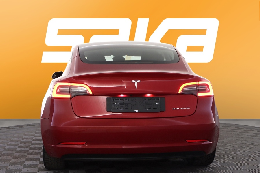 Tesla Model 3 vaihtoauto