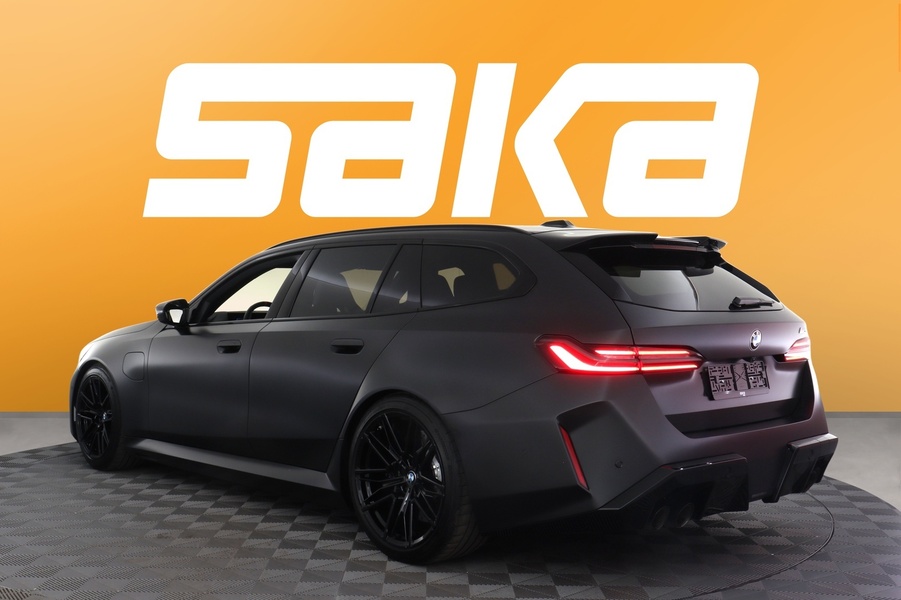BMW M5 vaihtoauto
