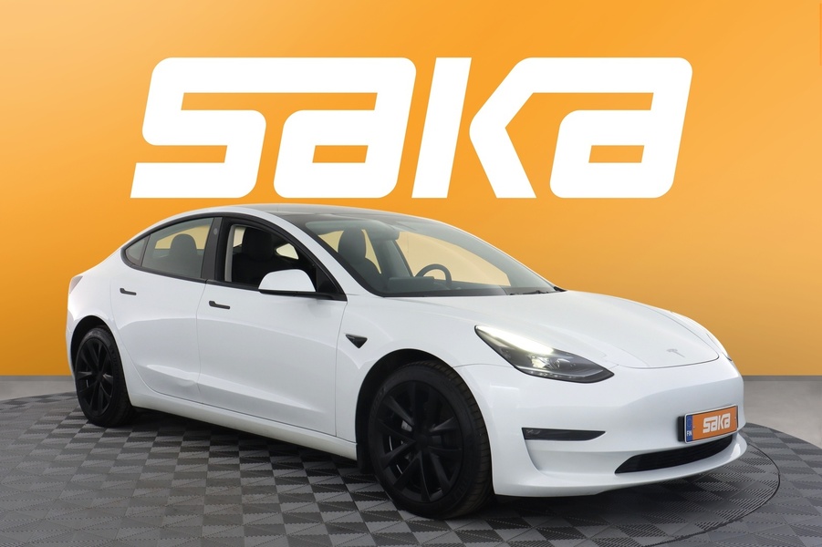 Tesla Model 3 vaihtoauto