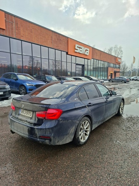 BMW 330 vaihtoauto