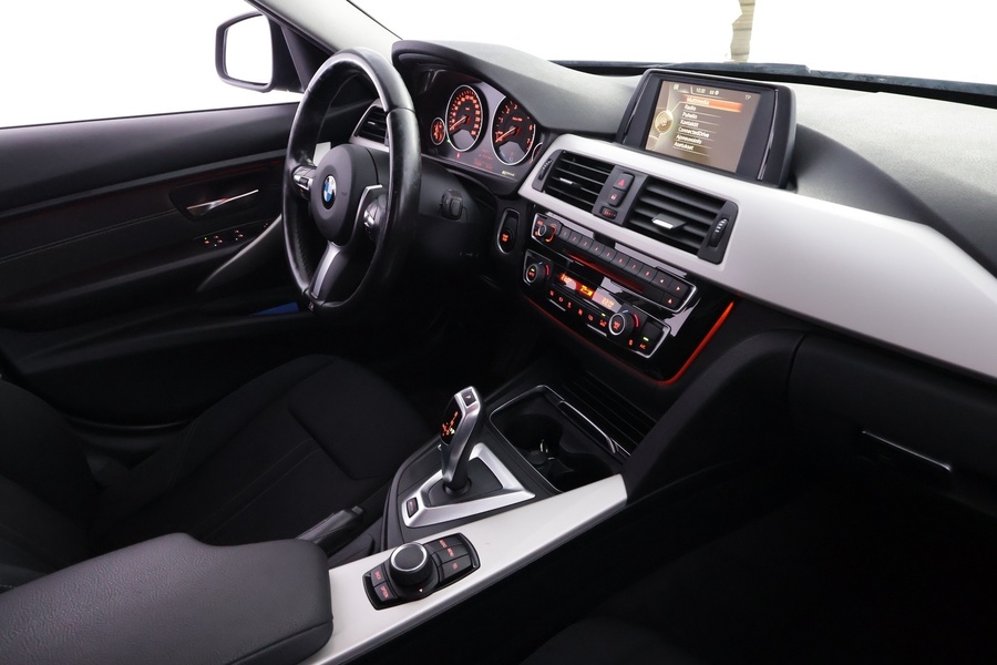 BMW 330 vaihtoauto