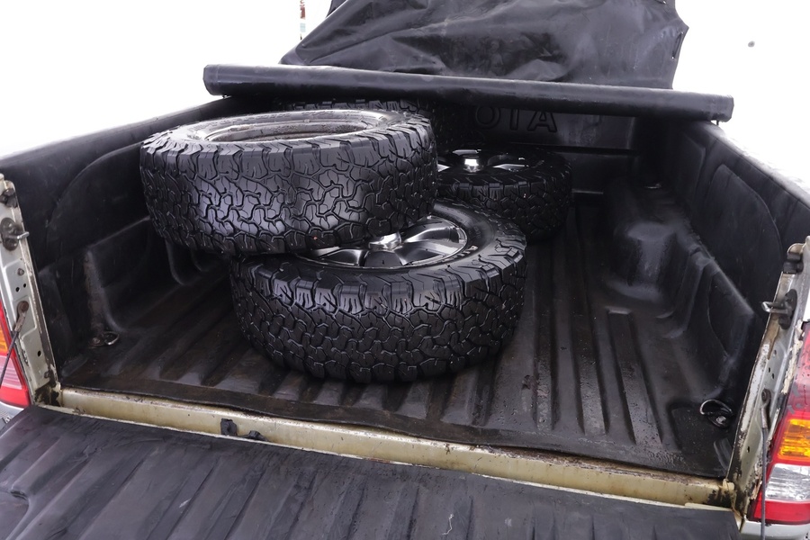 Toyota Hilux vaihtoauto