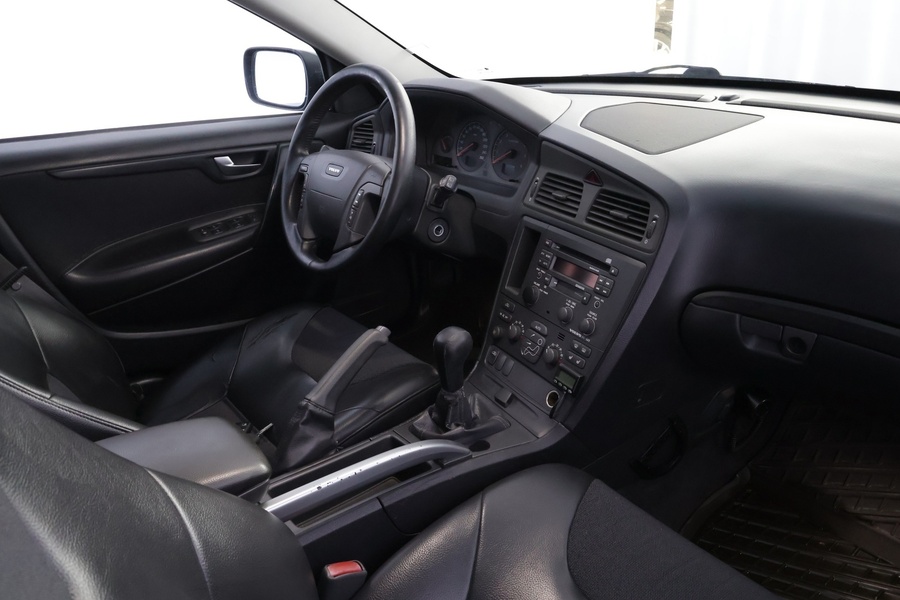 Volvo V70 vaihtoauto