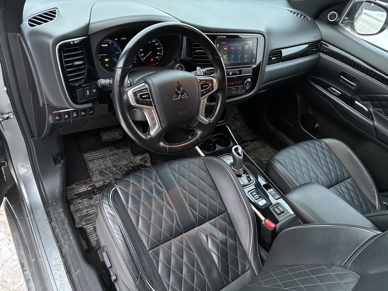 Mitsubishi Outlander PHEV vaihtoauto