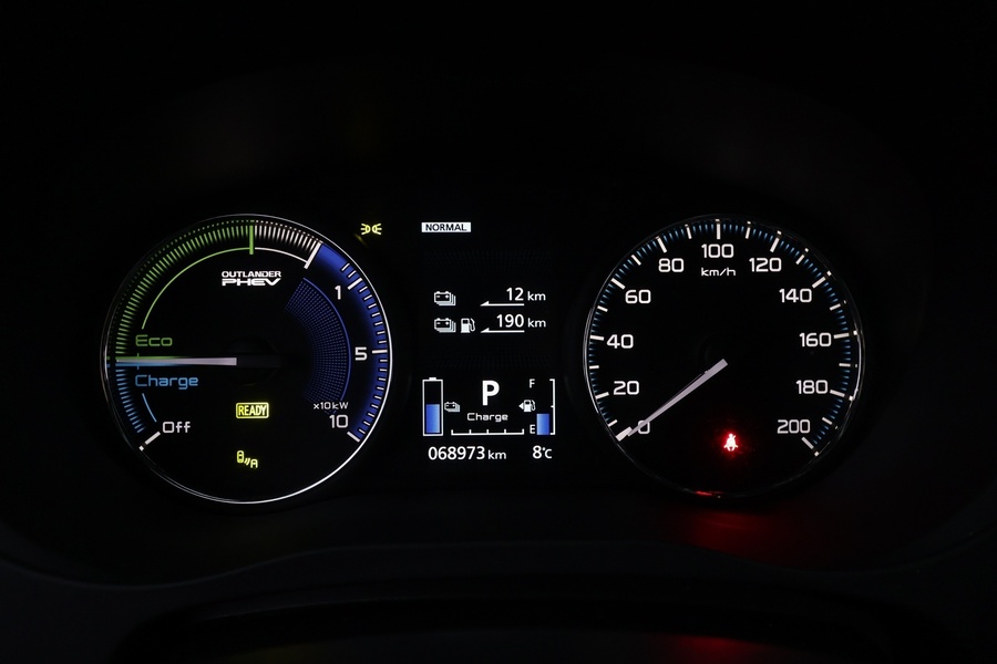 Mitsubishi Outlander PHEV vaihtoauto