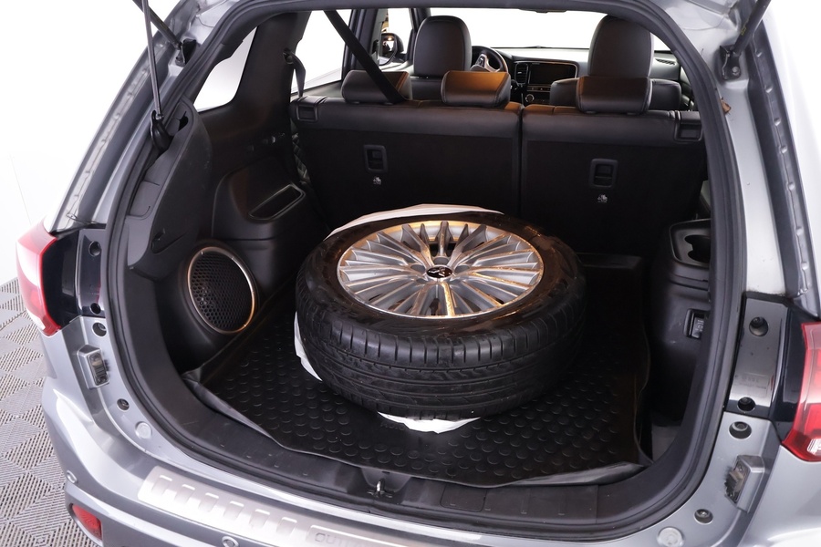 Mitsubishi Outlander PHEV vaihtoauto