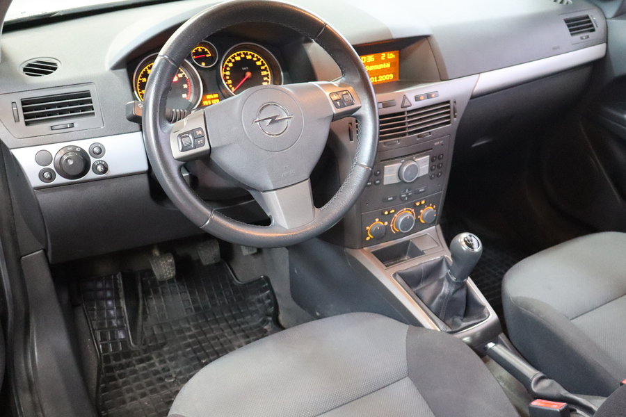 Opel Astra vaihtoauto