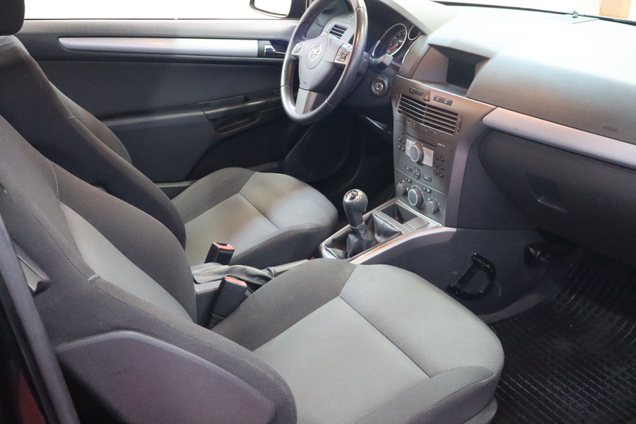 Opel Astra vaihtoauto