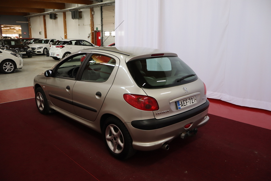 Peugeot 206 vaihtoauto
