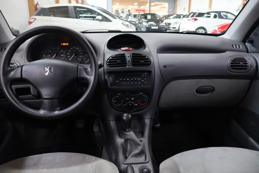 Peugeot 206 vaihtoauto