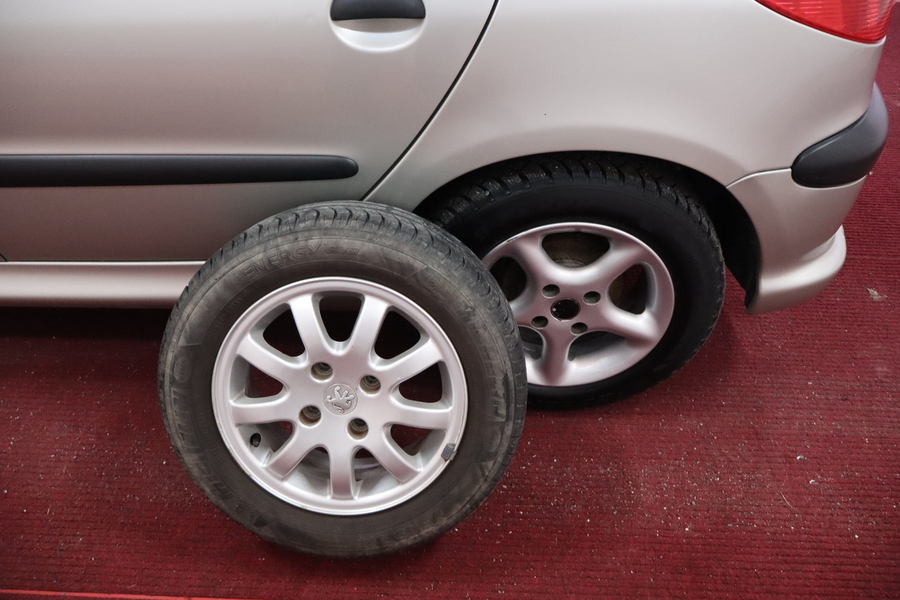 Peugeot 206 vaihtoauto