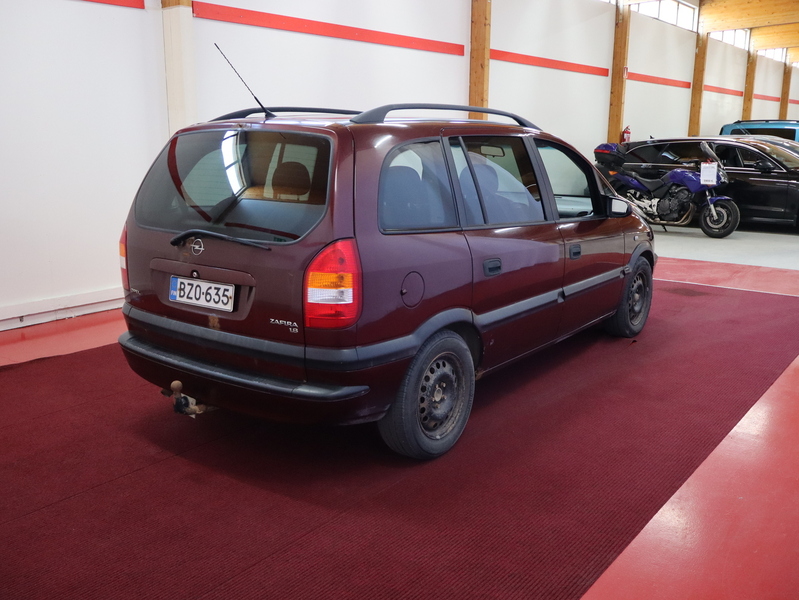 Opel Zafira vaihtoauto