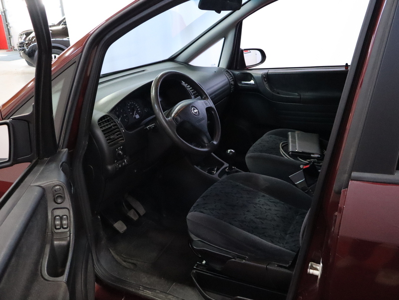 Opel Zafira vaihtoauto