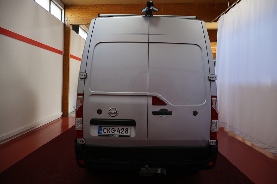 Nissan NV400 vaihtoauto