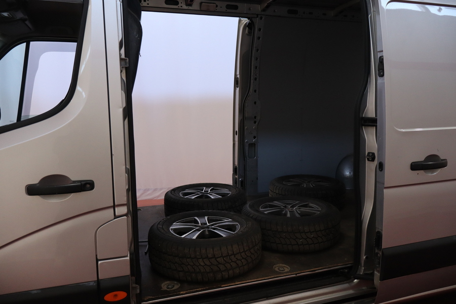 Nissan NV400 vaihtoauto