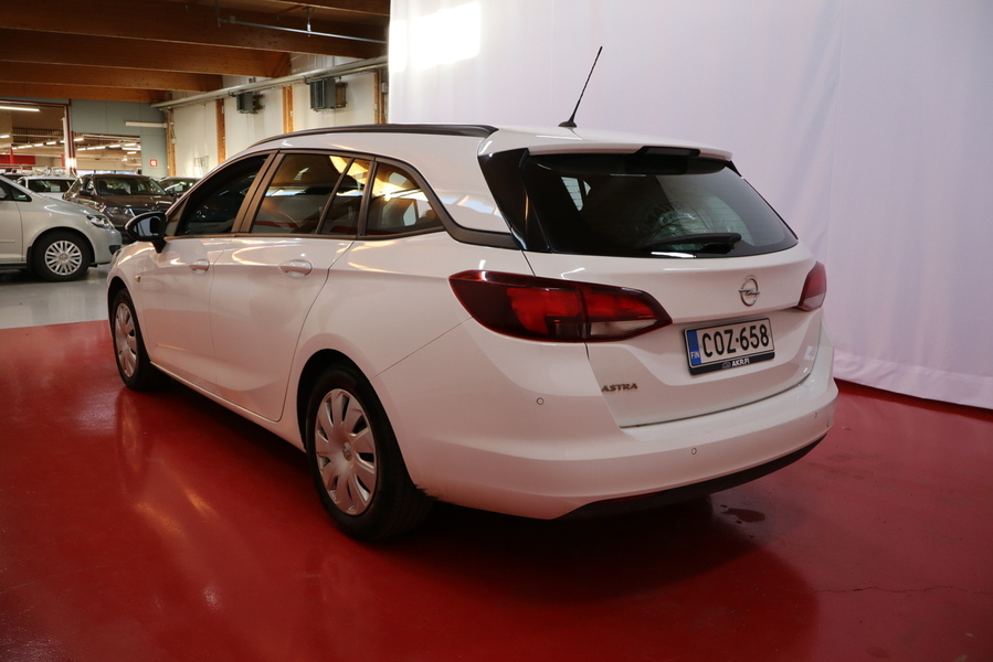 Opel Astra vaihtoauto