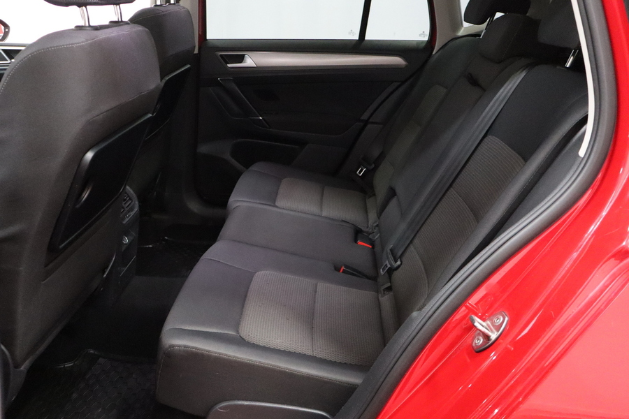 Volkswagen Golf Sportsvan vaihtoauto