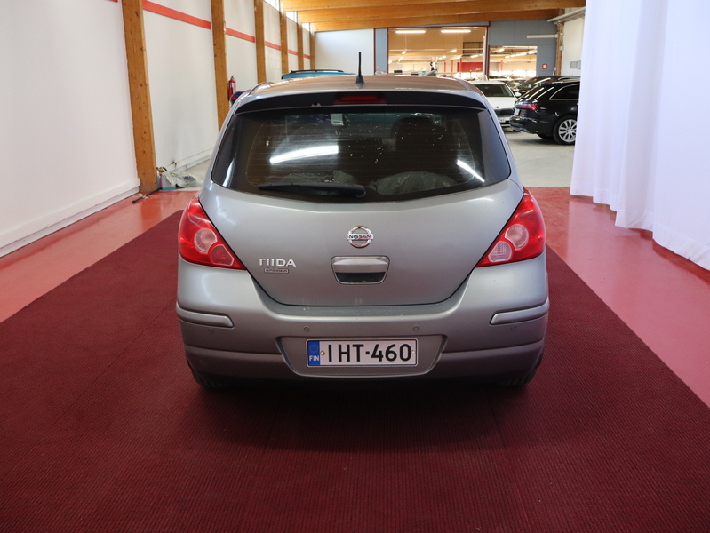 Nissan Tiida vaihtoauto