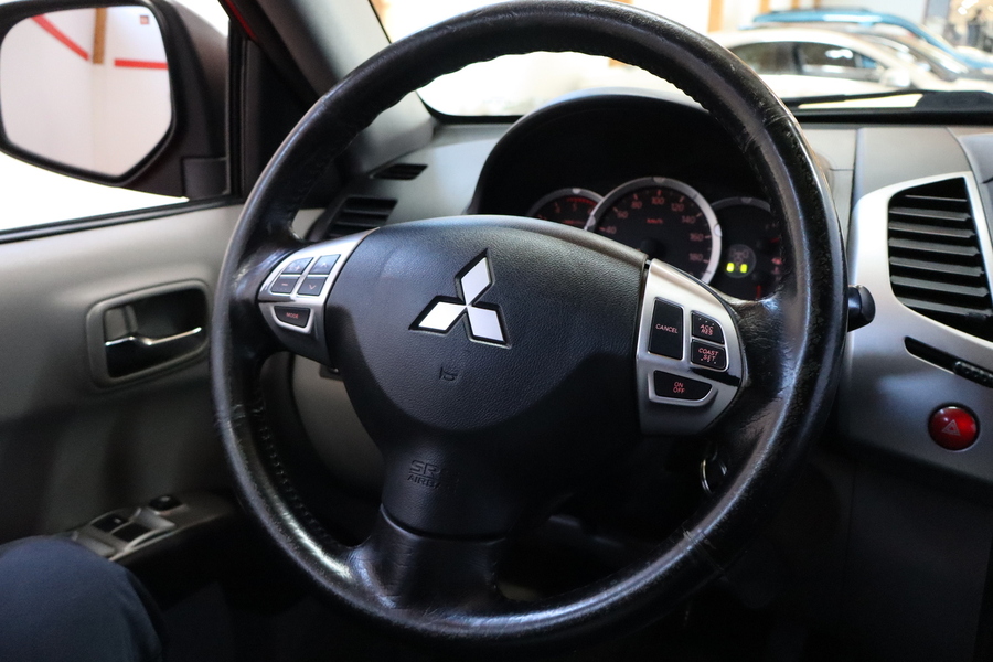 Mitsubishi L200 vaihtoauto