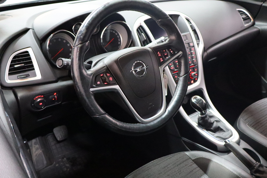 Opel Astra vaihtoauto