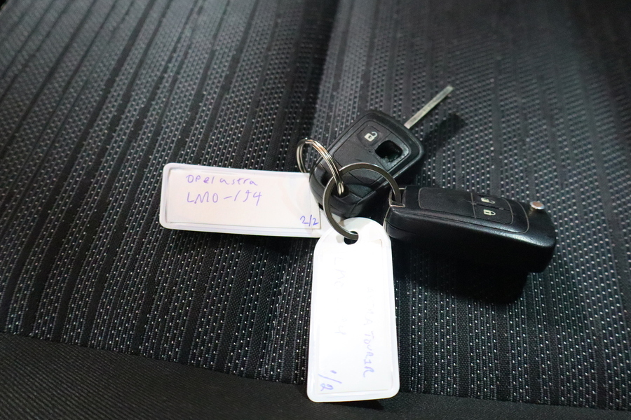 Opel Astra vaihtoauto