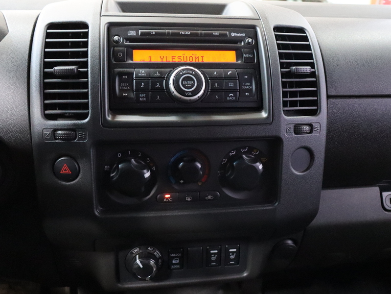 Nissan Navara vaihtoauto