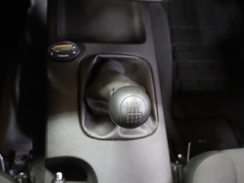 Nissan Navara vaihtoauto